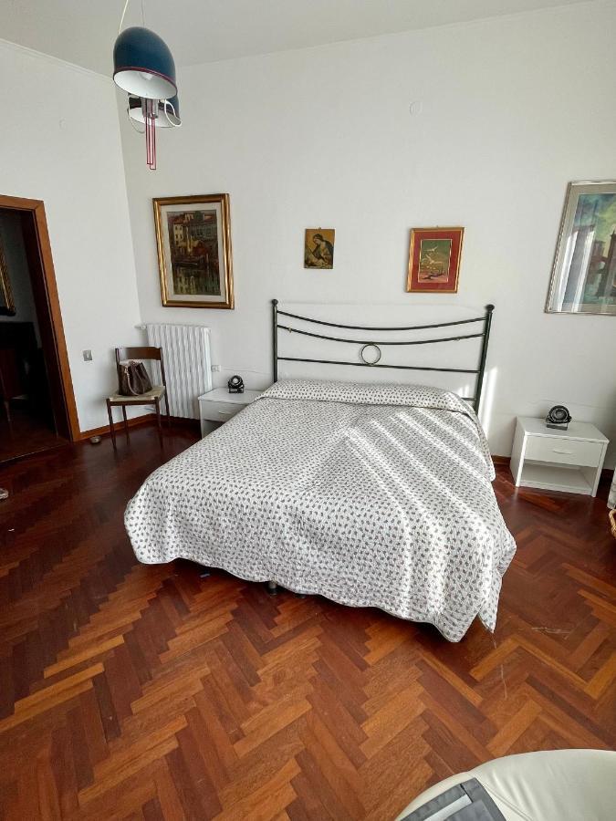 Piazza Italia Charming Sea Apartments Чоджия Екстериор снимка